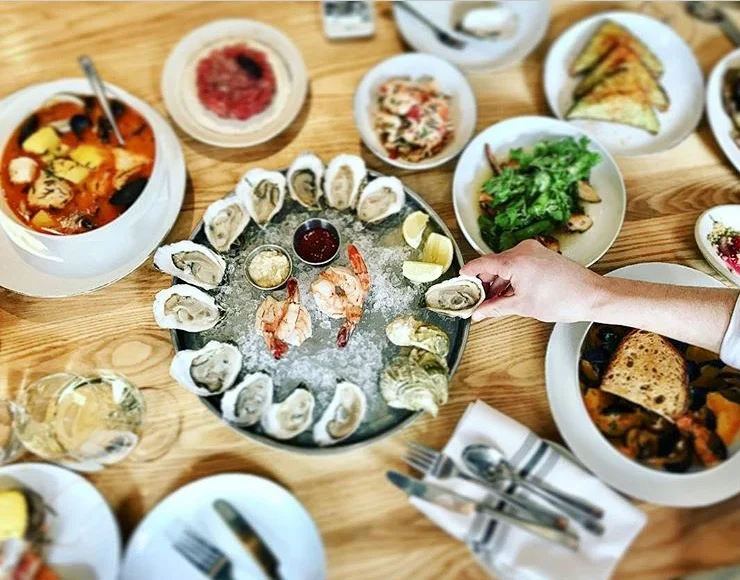 Select Oyster Bar food